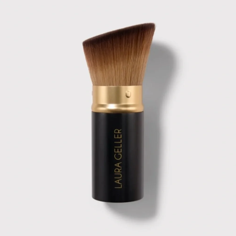 NWT Laura Geller Retractable Angled Kabuki Brush
